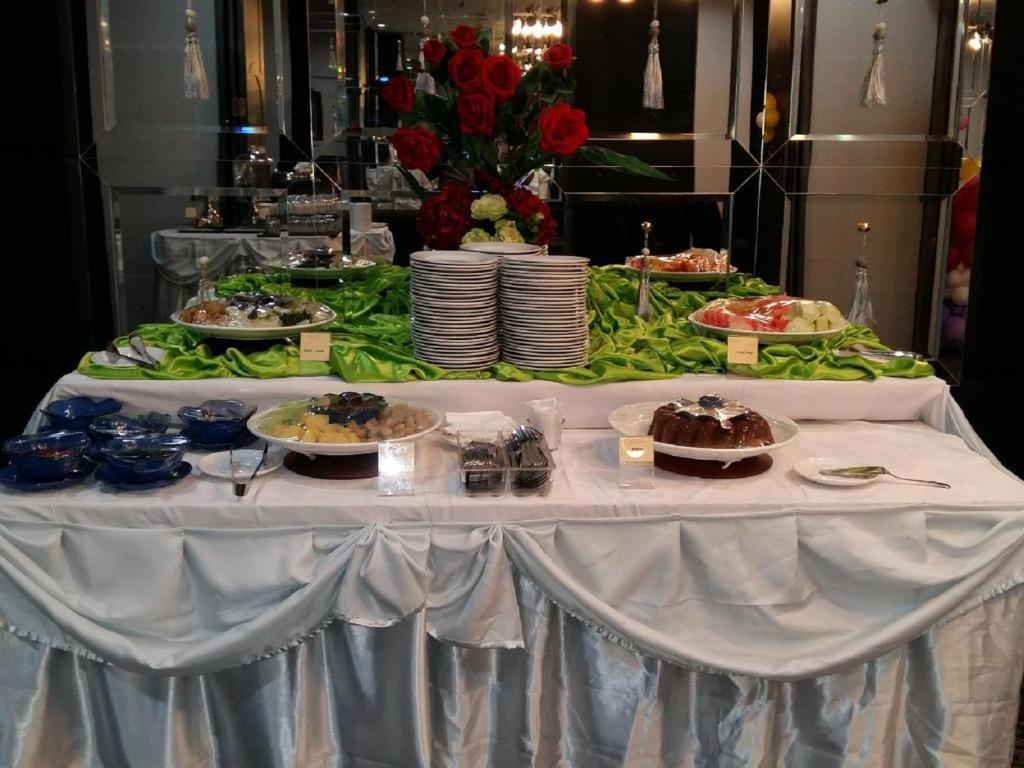 Couleur Hotel Cengkareng Джакарта Экстерьер фото
